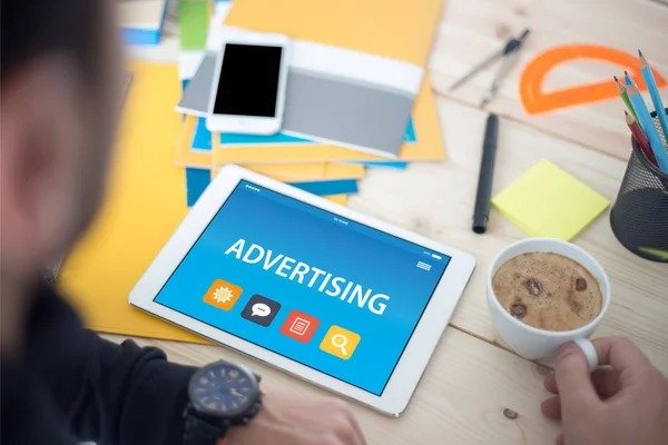 كيف يمكنني نشر إعلان على البوابة؟